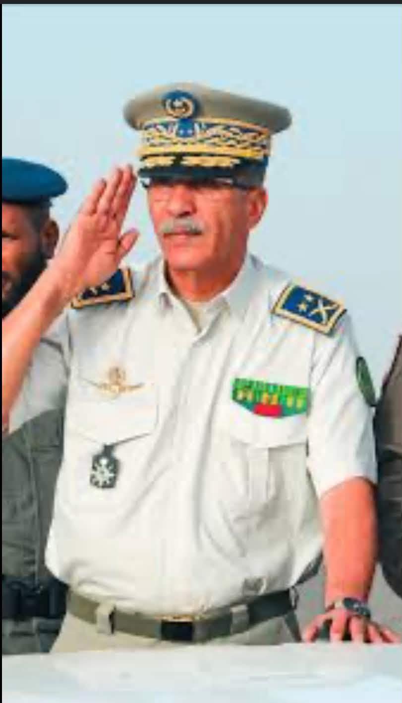 المدير العام للأمن الفريق محمد ولد لحريطاني يمنح مكافأة مالية خاصة بمناسبة عيد الأضحى لجميع أفراد وموظفي المديرية العامة للأمن
