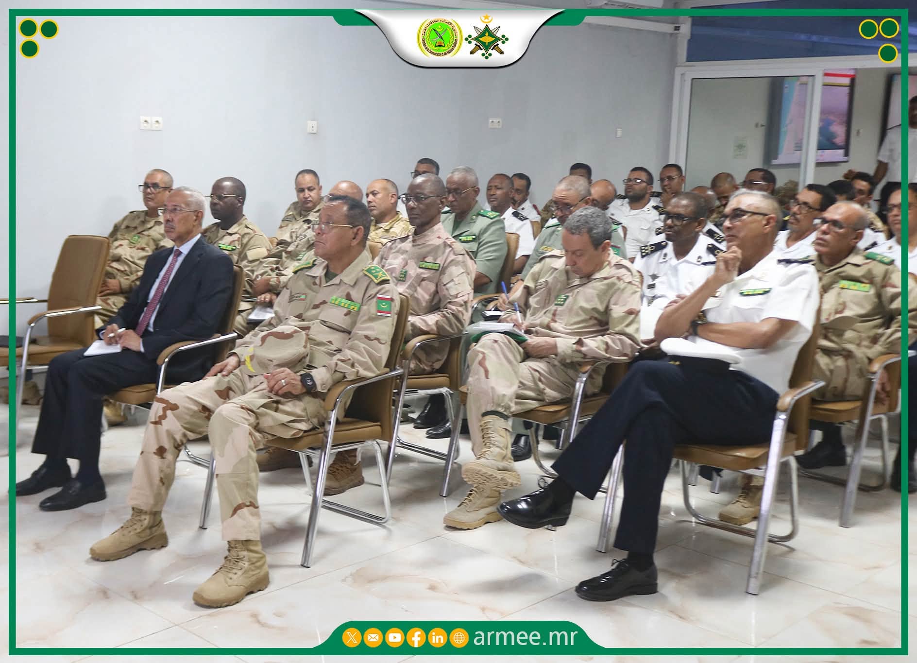 وزير الدفاع يتفقد ويطلع على مقر قيادة البحرية الوطنية