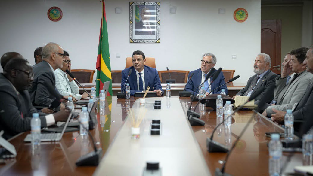 وزير التحول الرقمي يبحث مع بعثة من رجال الأعمال الأمريكيين فُرص الشراكة