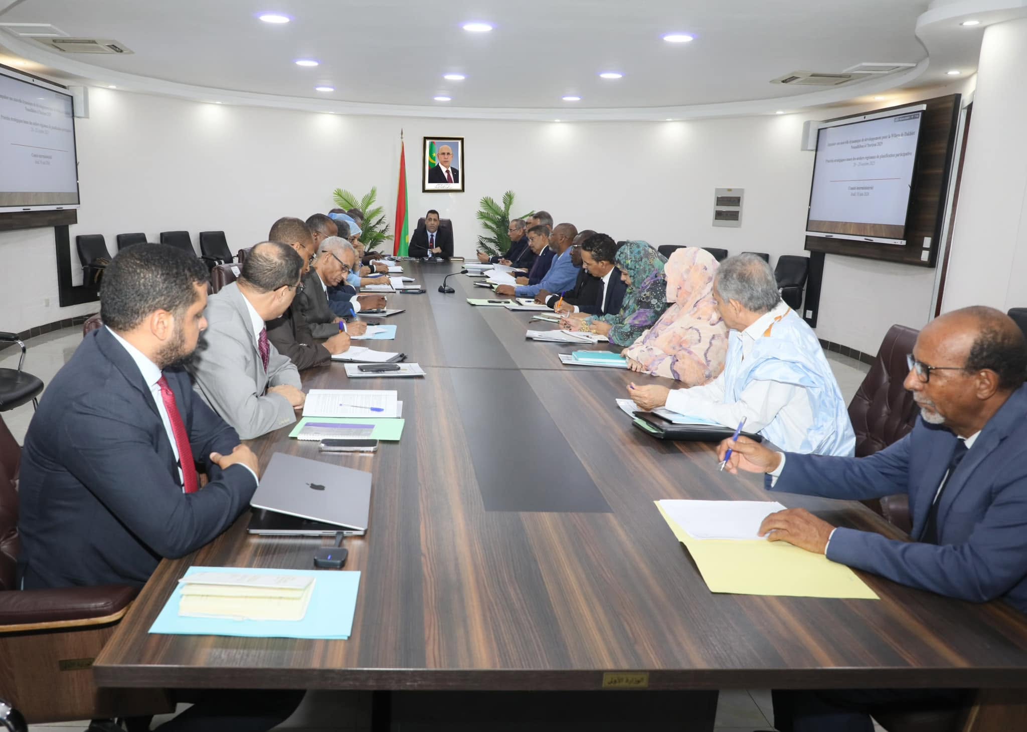 الوزير الأول يترأس اجتماع اللجنة الوزارية المكلفة بإعداد وتنفيذ البرنامج التنموي لولاية داخلت نواذيبو